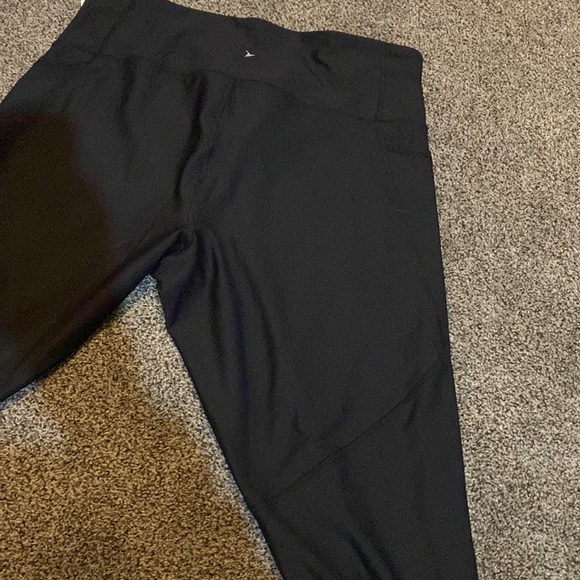 Women’s Old Navy Powersoft Leggings - Picture 3 of 5
